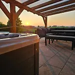 House Sunset With Private Pool And Jacuzzi Holiday home *