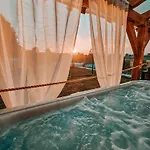 Holiday home House Sunset With Private Pool And Jacuzzi Sentjernej