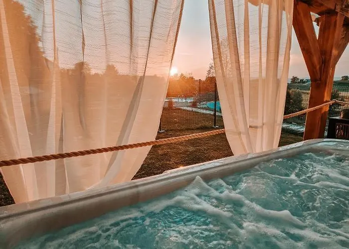 Semesterbostad House Sunset Sentjernej