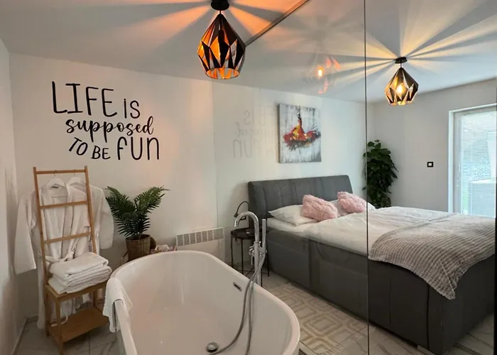 House Sunset Sentjernej